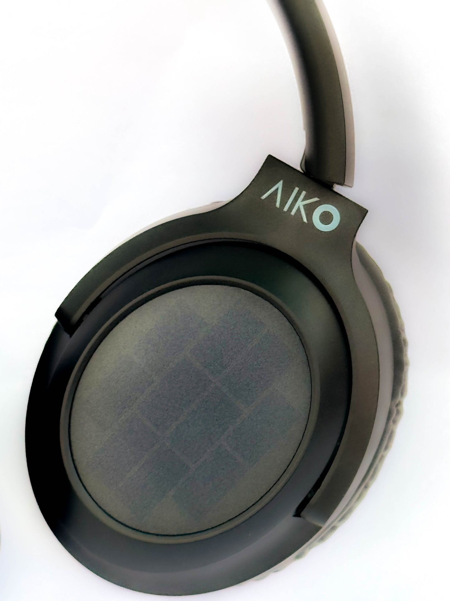 AIKO POLY AUTO-CHARGING HEADPHONES